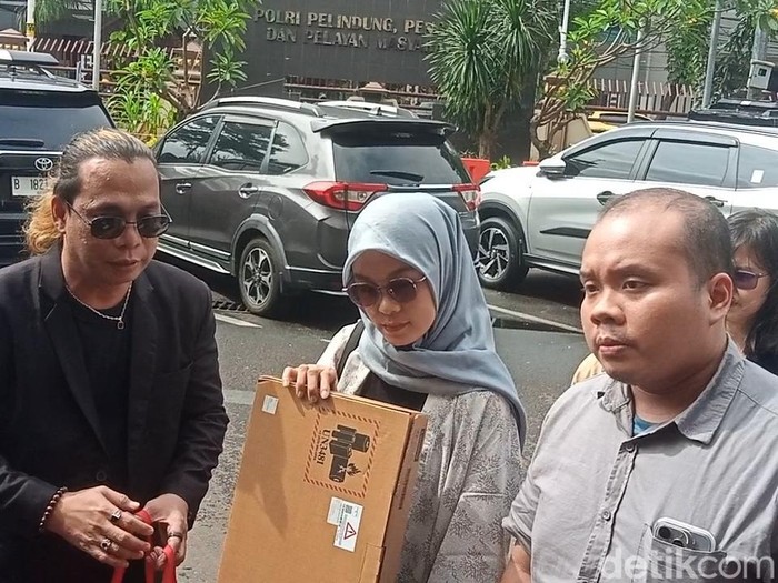 eks karyawan ashanty