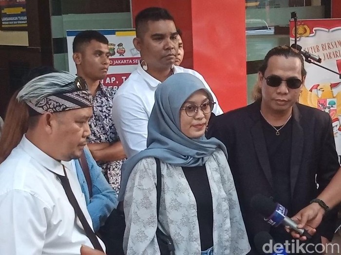 eks karyawan ashanty