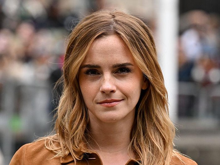 Emma Watson di peragaan busana Miu Miu sebagai bagian dari Paris Fashion Week Musim Semi/Panas 2026 yang diselenggarakan di Palais dIena pada 6 Oktober 2025 di Paris, Prancis.