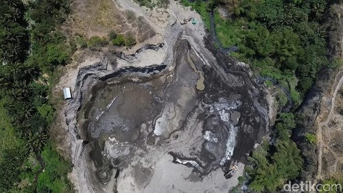 Lokasi tambang galian C di Desa Korleko, Kecamatan Labuhan Haji, Lombok Timur, NTB, Senin (6/10/2025). (Sanusi Ardi W/detikBali)