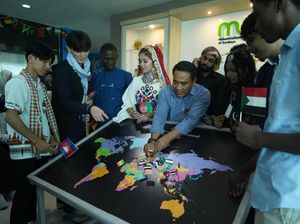 Mahasiswa UM Surabaya Kampanyekan Perdamaian Saat Eropa Bergejolak