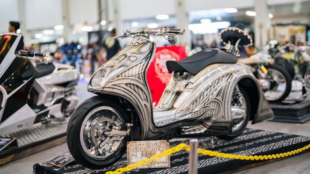 Honda Stylo 160 bergaya Low Rider di Kustomfest 2025