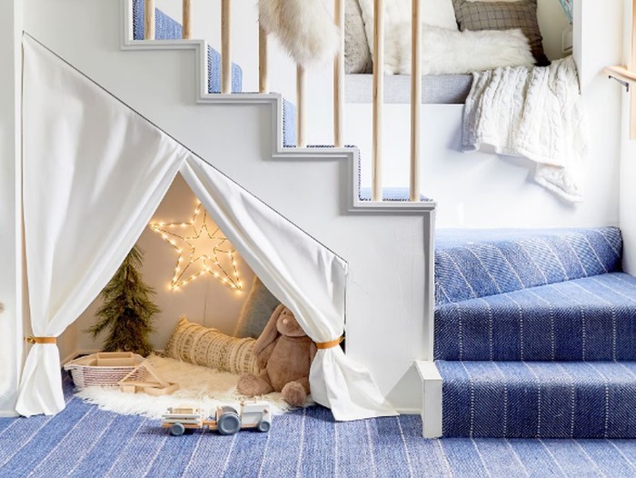 Ide ruang di bawah tangga agar tidak kosong.