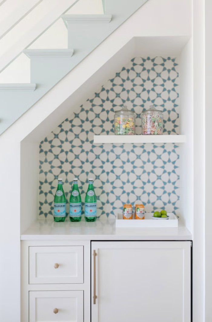 Ide ruang di bawah tangga agar tidak kosong.