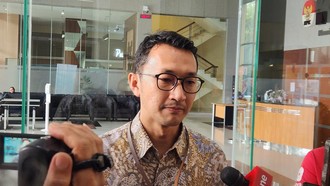 KPK Sita Uang Dolar hingga Rupiah Usai Geledah Rumdin Plt Gubernur Riau