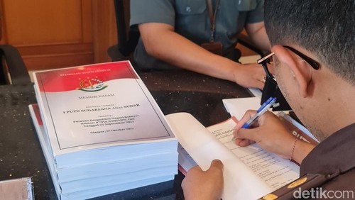 Jaksa Penuntut Umum ajukan memori kasasi kepada Mahkamah Agung melalui PN Gianyar, Selasa (7/10/2025).