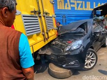 Rem Blong, Truk Trailer Seruduk 6 Kendaraan di Tanjakan Pamuruyan Cibadak