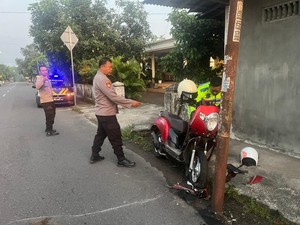 Pemotor di Blitar Tewas Usai Tabrak Tiang Listrik