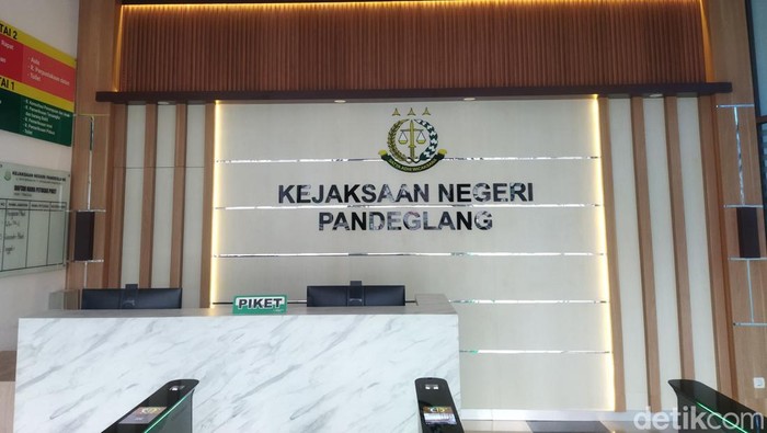 Kejaksaan Negeri (Kejari) Pandeglang. (Aris R/detikcom)