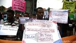 Kantor Menteri ATR/BPN Nusron Wahid Didemo Warga Papua