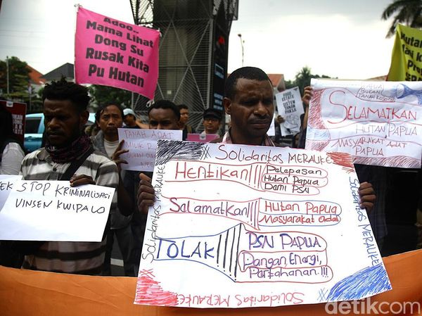 Kantor Menteri ATR/BPN Nusron Wahid Didemo Warga Papua