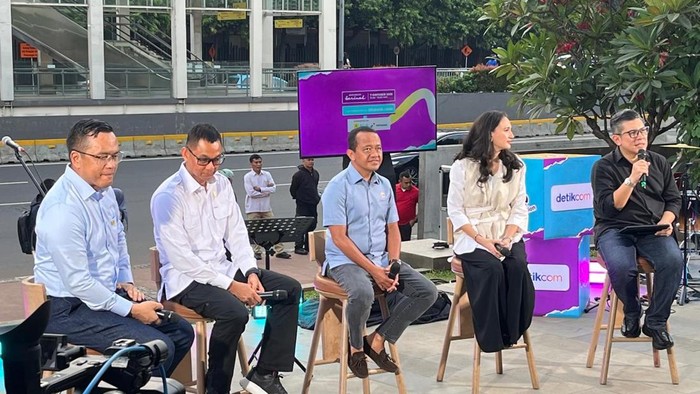 Menteri ESDM Bahlil Lahadalia dalam acara detikSore on location di Sarinah (Anggi/detikcom)