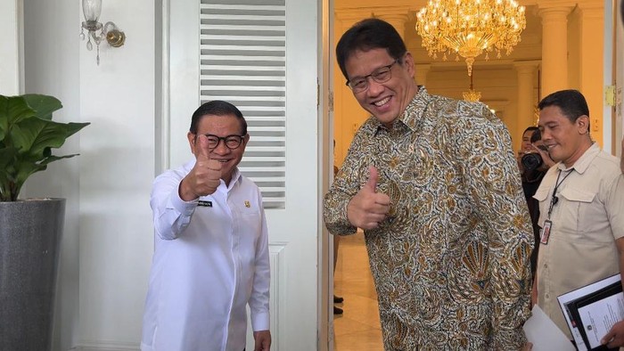 Menteri Keuangan (Menkeu) Purbaya Yudhi Sadewa mendatangi Balai Kota Jakarta hari ini.