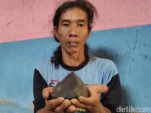 Detik-detik Warga Tegal Temukan Batu Meteor, Terdengar 5 Suara Dentuman