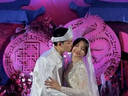 8 Foto Pernikahan Meyden Bocah Kosong, Pakai Kebaya dan Busana Oriental