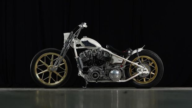 Motor kustom berbasis H-D Shovelhead 1978 garapan workshop Queen Lekha Choppers di Kustomfest 2025