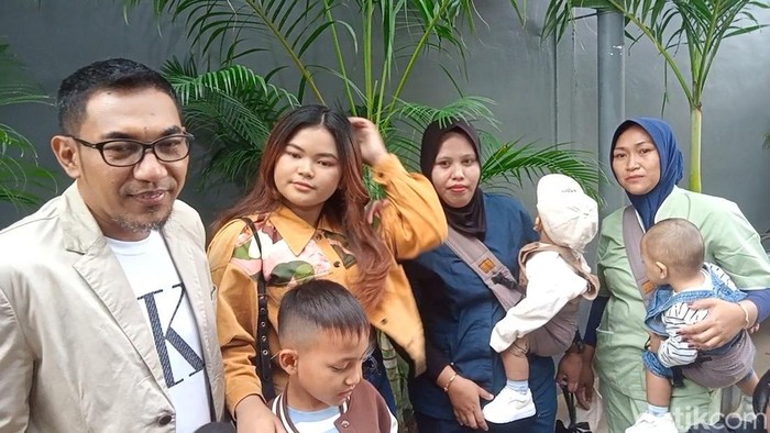 Anak kembar Mpok Alpa ulang tahun.