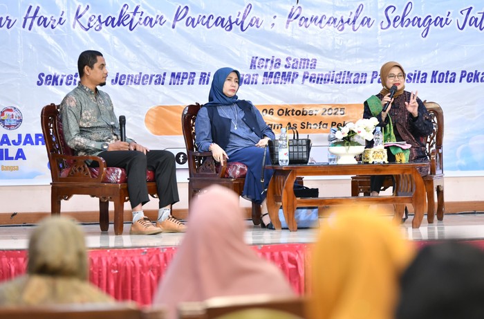 MPR RI dan MGMP Dorong Pancasila Membumi di Kalangan Pelajar Pekanbaru