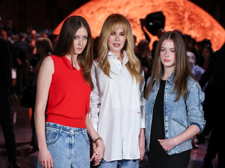 5 Momen Langka Nicole Kidman Bersama 2 Anak Gadisnya Usai Gugat Cerai