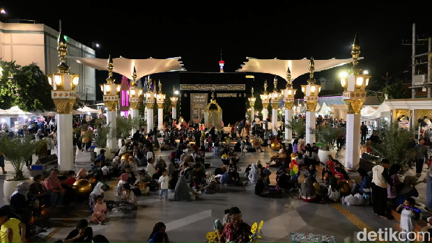 Keramaian Pahlawan Street Center Madiun