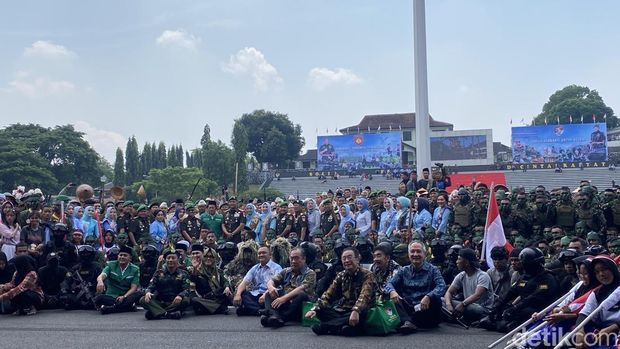Peringatan HUT TNI dan Kodam IV/Diponegoro di Semarang, Selasa (7/10/2025).
