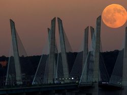 Pesona Harvest Moon, Supermoon Pertama di 2025
