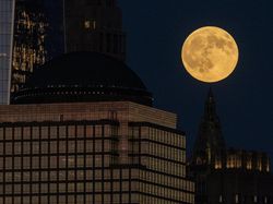 Pesona Harvest Moon, Supermoon Pertama di 2025