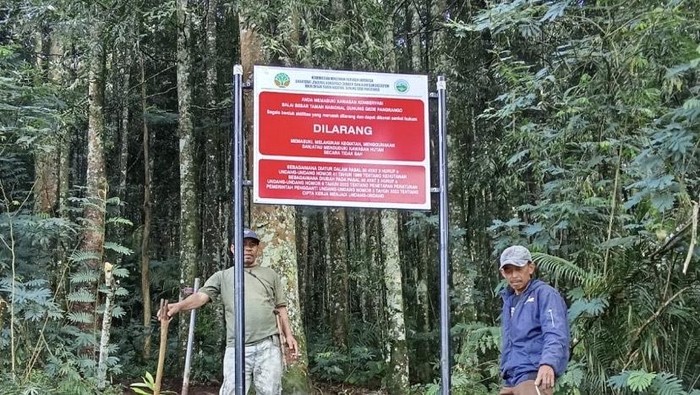 Petugas di kawasan lindung TNGGP, jalur pendakian ke Curug Sudin