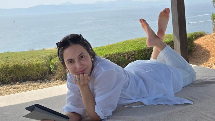 Pevita Pearce Pevita Pearce