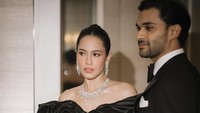 Pevita Pearce menikah dengan Mirzan Meer pada 20 Oktober 2024 di Malaysia. Mirzan Meer adalah pria warga negara Malaysia. Foto: dok instagram Pevita Pearce