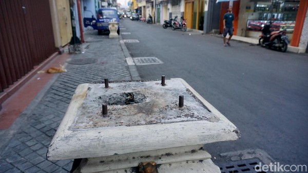Duh! Plat Besi Lampu Hias Jalan Panggung Raib
