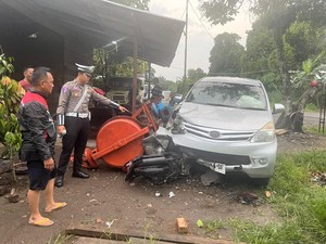 Pemotor Wanita Tewas Usai Motornya Tertabrak Avanza di Muara Enim