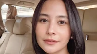Momen ini mengingatkan Omara pada 2022. Kala itu, Prilly mengenakan kebaya dan baru saja potong rambut. Foto: dok instagram Prilly Latuconsina