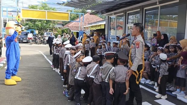 Program SKCK Delivery dan Taman Edukasi Lalu Lintas di Polsek Pandeglang Program SKCK Delivery dan Taman Edukasi Lalu Lintas di Polsek Pandeglang