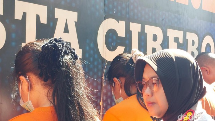RA tersangka pembuangan bayi di Cirebon