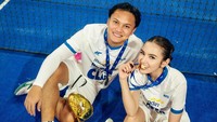 Rizky Febian juga diminta padel pagi hari oleh Mahalini. Diharuskan padelnya pagi supaya bangun. Terus kalau selesai masih bisa main sama anak, baru habis itu kerja. Kalau malam susah kan, katanya. (Foto: dok Instagram rizkyfbian)