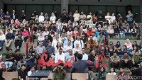 Acara juga dimeriahkan dengan penampilan Stand Up Comedy. Peserta yang hadir dibuat tertawa dan terhibur.