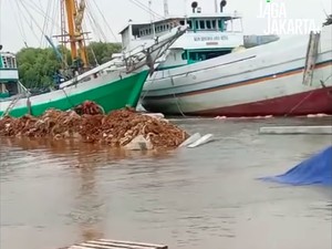 Tanggul Jebol di Sunda Kelapa Jakut, Lalin Penjaringan Macet Parah