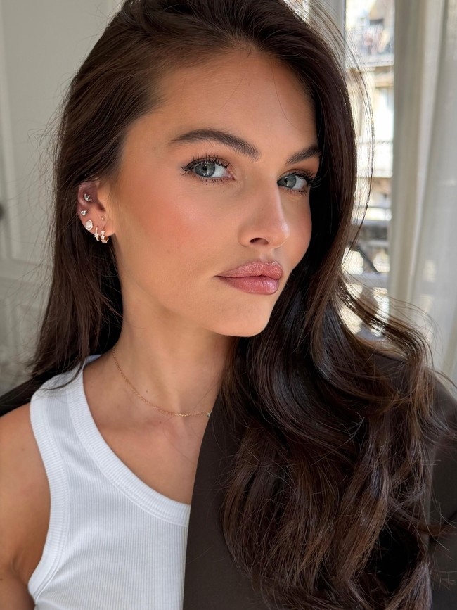 Dalam kesempatan tersebut, ia pun sekaligus menepis kabar yang beredar mengenai dirinya melakukan operasi plastik. Foto: Instagram @thylaneblondeau