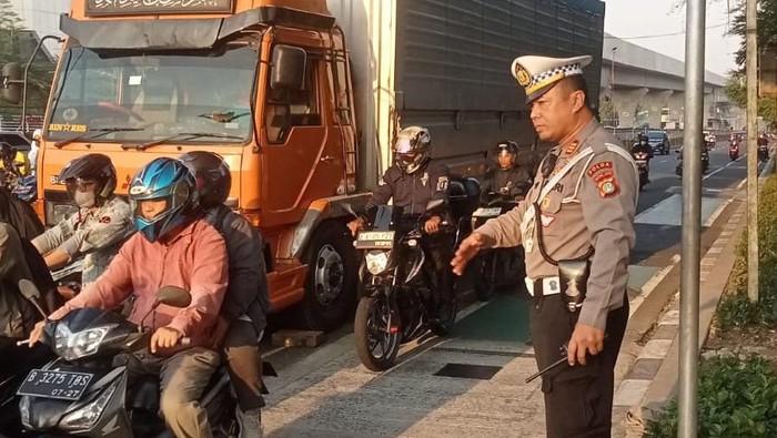 Truk Mogok di Arion Jaktim