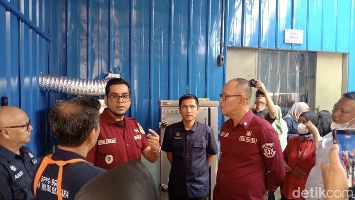 Wali Kota Sukabumi Ayep Zaki dan jajaran saat memantau SPPG di Sukabumi