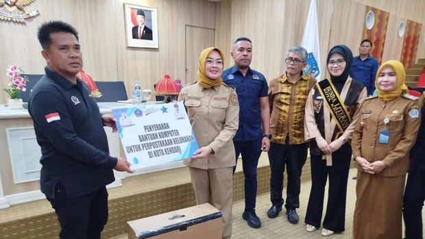 Walkot Siska Karina Imran memimpin kegiatan Stakeholder Meeting di ruang Samaturu Balai Kota Kendari.