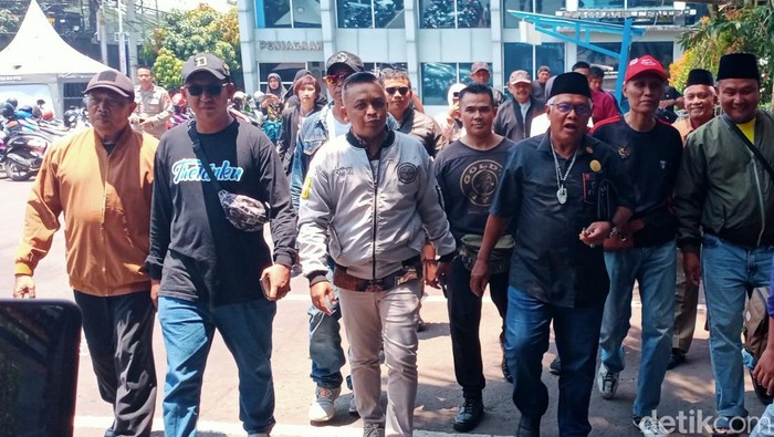 Yai Mim bersama kuasa hukumnya datangi panggilan polisi