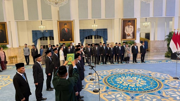 10 Dubes dan Wadubes dilantik oleh Presiden Prabowo di Istana