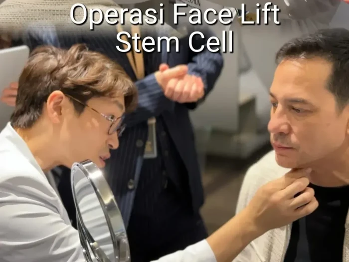 Ari Wibowo menjalani facelift di Korea Selatan.