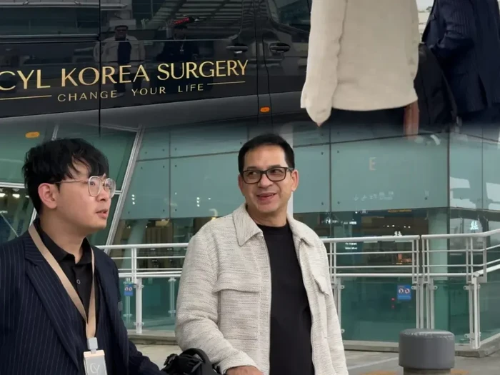 Ari Wibowo Ari Wibowo menjalani facelift di Korea Selatan.