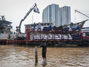 Potensi Banjir Pesisir 1-10 Desember, DKI Siapkan 1.200 Unit Pompa