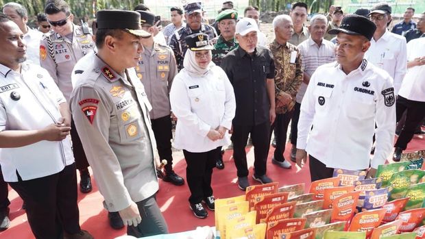 Bazar Pangan Murah di Kabupaten Bengkalis, Riau disambut antusias ribuan warga, Rabu (8/10/2025).
