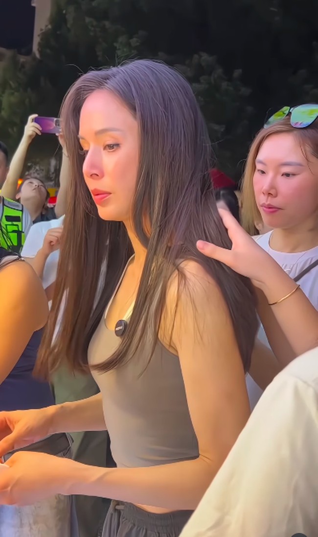 Pemilik nama asli Carman Lee Yeuk itu berterima kasih pada diet dan olahraga yang dijalaninya dengan disiplin selama bertahun-tahun. “Aku berharap bahkan di usia 70, 80, atau 90 tahun, aku masih bisa tetap sehat untuk berolahraga di gym,” kata Carman. Foto: Instagram @phoonkwokwai