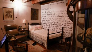 Kamar adik Frida Kahlo, Cristina, dipajang di museum. Foto: REUTERS/Raquel Cunha